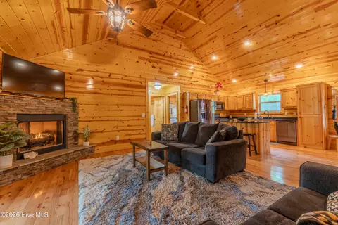 Living - 122 Woodcrest Dr, Murphy, NC 28906 photo 1 of 3