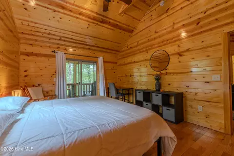 Bedroom - 122 Woodcrest Dr, Murphy, NC 28906 photo 5 of 6