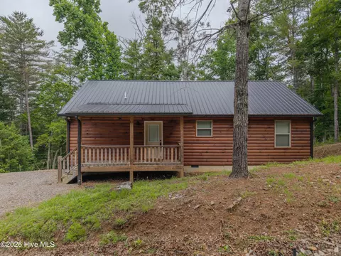 122 Woodcrest Dr, Murphy, NC 28906