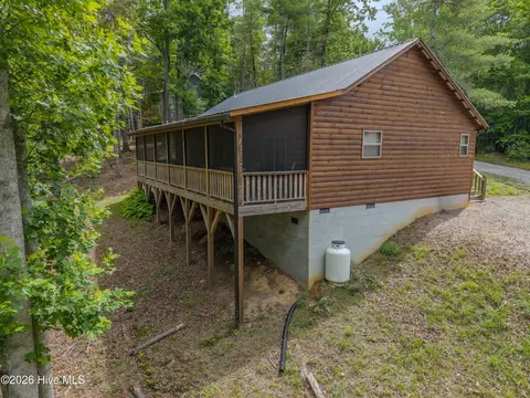 Exterior - 122 Woodcrest Dr, Murphy, NC 28906 photo 2 of 6