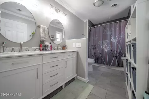 Bath - 905 Cardinal Dr NW, Wilson, NC 27896 photo 2 of 3