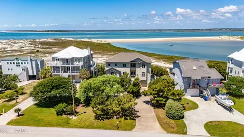 111 Bogue Ct, Emerald Isle, NC 28594