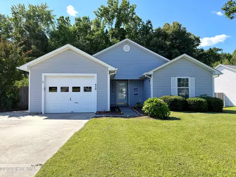 410 S Holly Ln, Swansboro, NC 28584