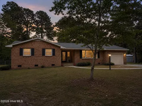 11541 Pinecroft St, Laurinburg, NC 28352