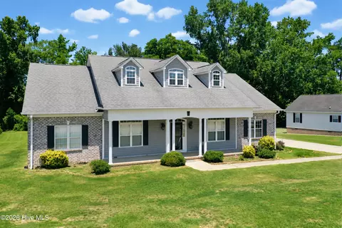 107 Olan Dr, Lumberton, NC 28360