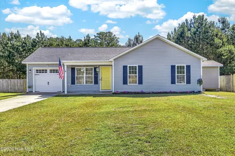 507 Cherry Blossom Ln, Richlands, NC 28574