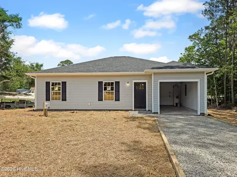 528 Mary Lou Ln SW, Supply, NC 28462