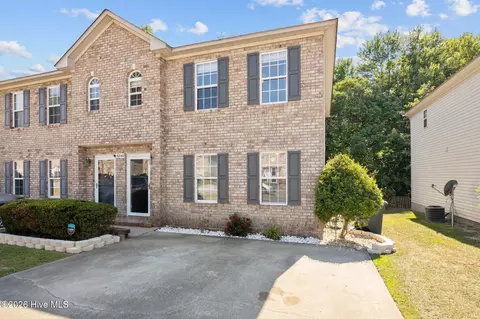 4240 Williamsbrook Ln #B, Greenville, NC 27858