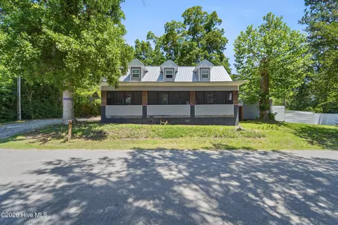 105 E Trent St, Trenton, NC 28585