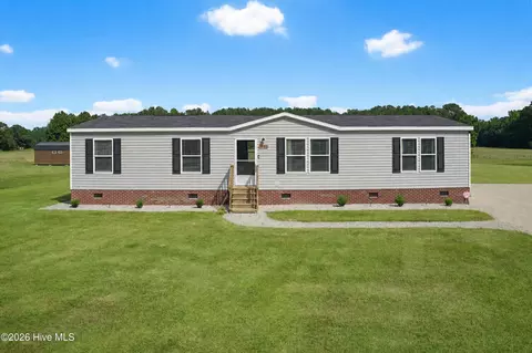 1901 Peacock Rd, Whiteville, NC 28472