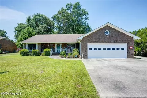 217 Pinewood Dr, New Bern, NC 28562