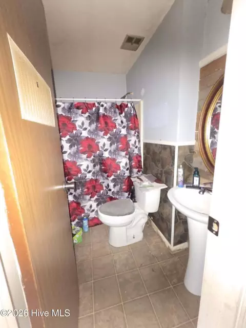 Bath - 3607 Greiner Dr, Augusta, GA 30906 photo 1 of 2