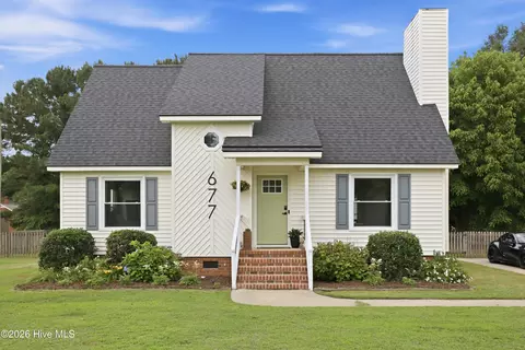 677 Davenport Farm Rd, Winterville, NC 28590