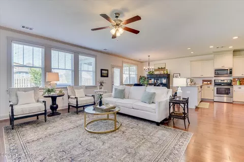 Living - 990 Glenhaven Dr, Evans, GA 30809 photo 1 of 5