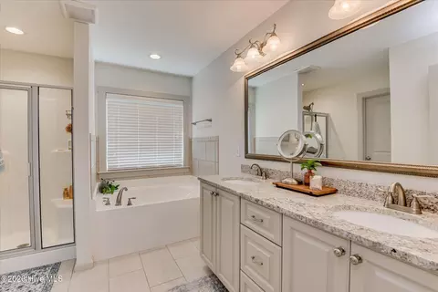 Bath - 990 Glenhaven Dr, Evans, GA 30809 photo 2 of 4