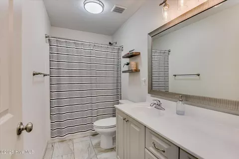 Bath - 990 Glenhaven Dr, Evans, GA 30809 photo 4 of 4