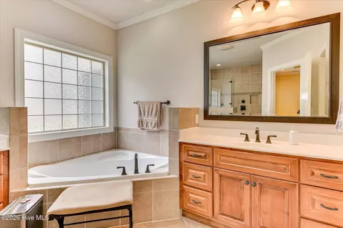 Bath - 2020 Highgrass Ct, Evans, GA 30809 photo 1 of 3