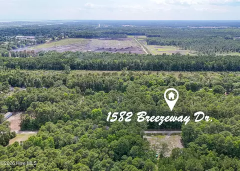 1582 Breezeway Dr SW, Ocean Isle Beach, NC 28469