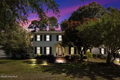 206 Ramblewood Dr, Mount Olive, NC 28365