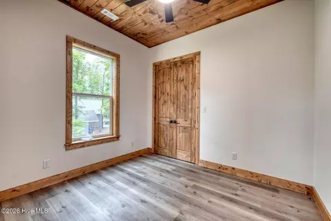 Bedroom - 116 Short Oak Run, Murphy, NC 28906 photo 6 of 7