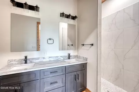 Bath - 116 Short Oak Run, Murphy, NC 28906 photo 1 of 4