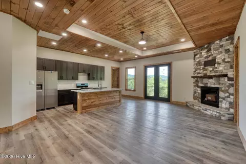 Living - 116 Short Oak Run, Murphy, NC 28906 photo 1 of 3