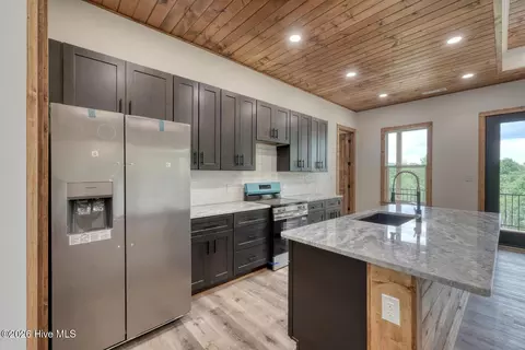 Kitchen - 116 Short Oak Run, Murphy, NC 28906 photo 6 of 6