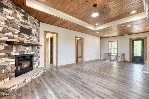Living - 116 Short Oak Run, Murphy, NC 28906 photo 3 of 3