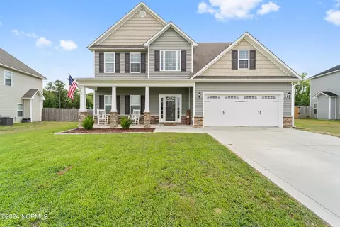 135 Prelude Dr, Richlands, NC 28574
