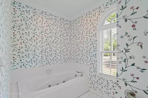 Bath - 3002 Cedar Hill Ln, Augusta, GA 30909 photo 3 of 8