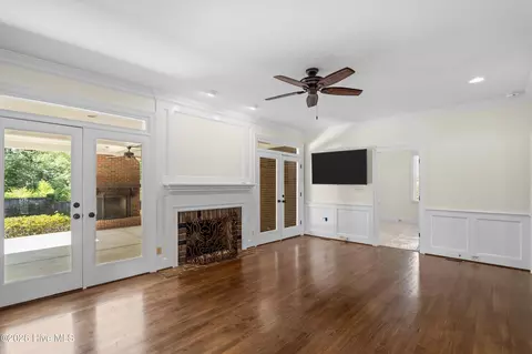 Living - 3002 Cedar Hill Ln, Augusta, GA 30909 photo 6 of 8