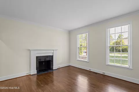 Living - 3002 Cedar Hill Ln, Augusta, GA 30909 photo 2 of 8