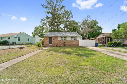 403 Nelson Dr, Jacksonville, NC 28540