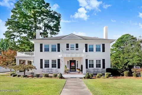 501 W Main St, Mount Olive, NC 28365