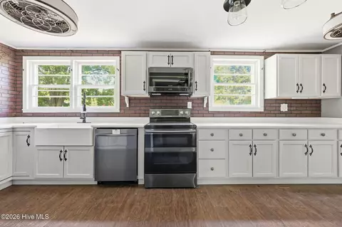 Kitchen - 992 Valley River Ave, Murphy, NC 28906 photo 2 of 4