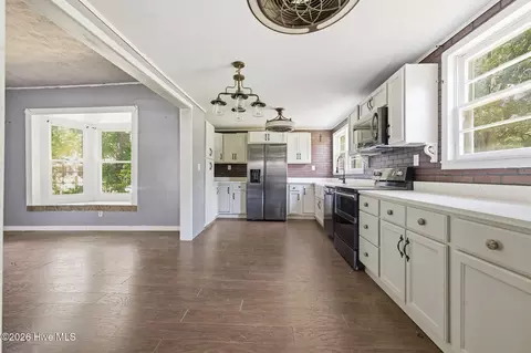 Kitchen - 992 Valley River Ave, Murphy, NC 28906 photo 4 of 4