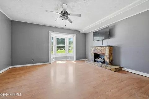 Living - 992 Valley River Ave, Murphy, NC 28906 photo 3 of 4