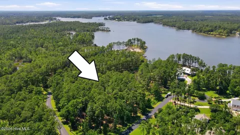 555 Homestead Rd, Oriental, NC 28571