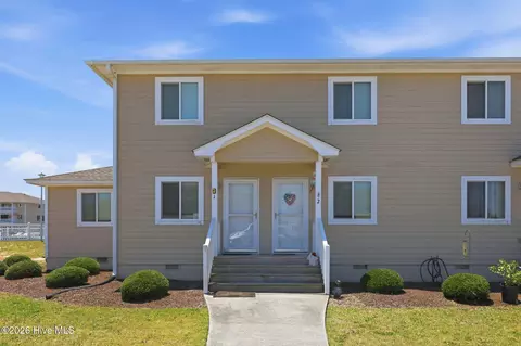 650 Cedar Point Blvd #E2, Cedar Point, NC 28584