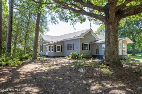 331 West Rd, Turkey, NC 28393