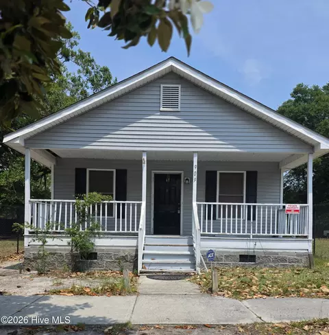 909 S 12th St, Wilmington, NC 28401