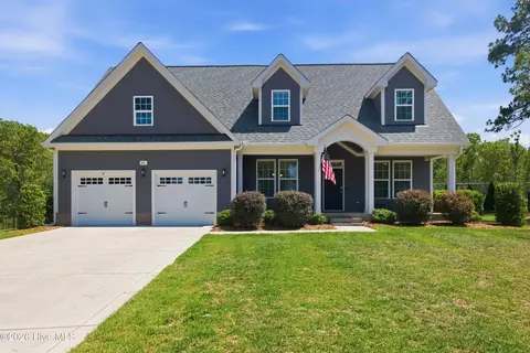 45 Banning Dr, Whispering Pines, NC 28327