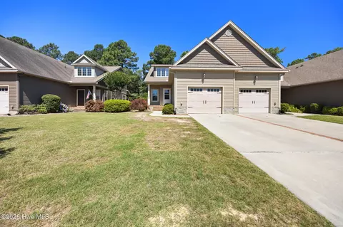 26 Cypress Cir, Southern Pines, NC 28387