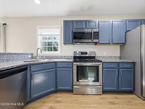 Kitchen - 128 Van Riggs Rd, Hubert, NC 28539 photo 4 of 4
