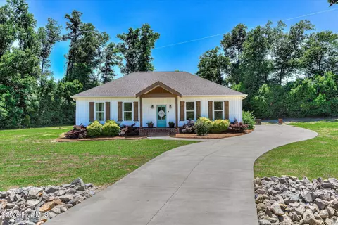 195 Live Oak Dr, Waynesboro, GA 30830