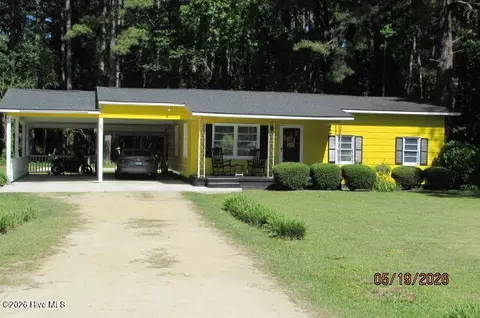 584 N 3rd St, Saint Pauls, NC 28384