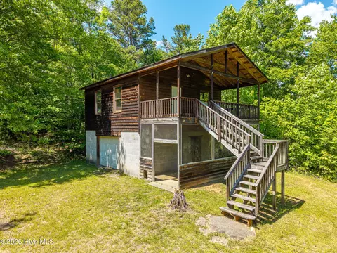 Exterior - 562 Sunny Ln, Marble, NC 28905 photo 5 of 21