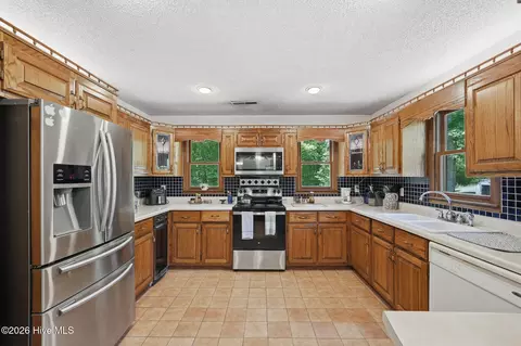 Kitchen - 562 Sunny Ln, Marble, NC 28905 photo 4 of 8