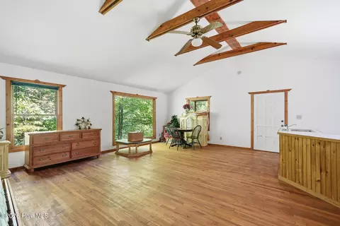 Living - 562 Sunny Ln, Marble, NC 28905 photo 3 of 3