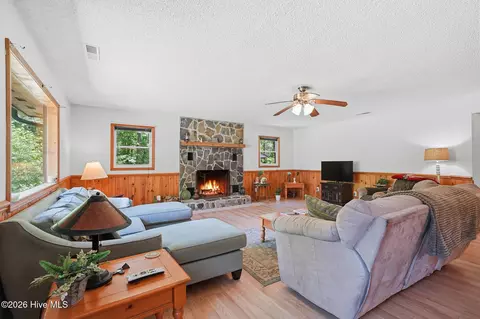 Living - 562 Sunny Ln, Marble, NC 28905 photo 1 of 3